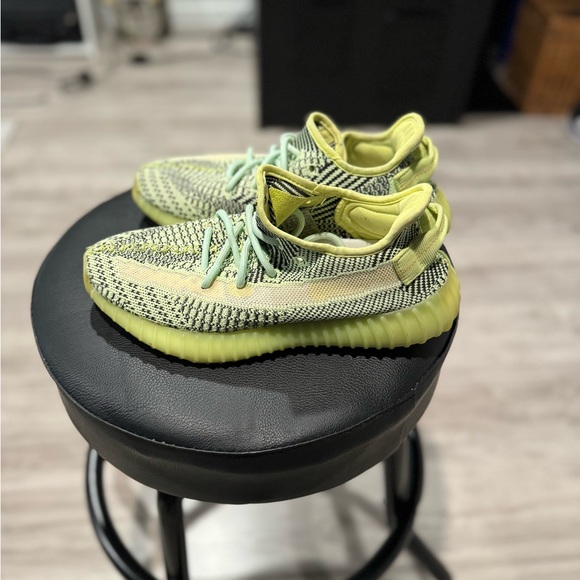 Yeezy “yeezreel” size 6 - Picture 1 of 5